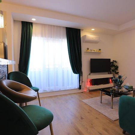 Apartament Beauty Smarald By Cosmopolis Stefanestii de Jos Екстериор снимка