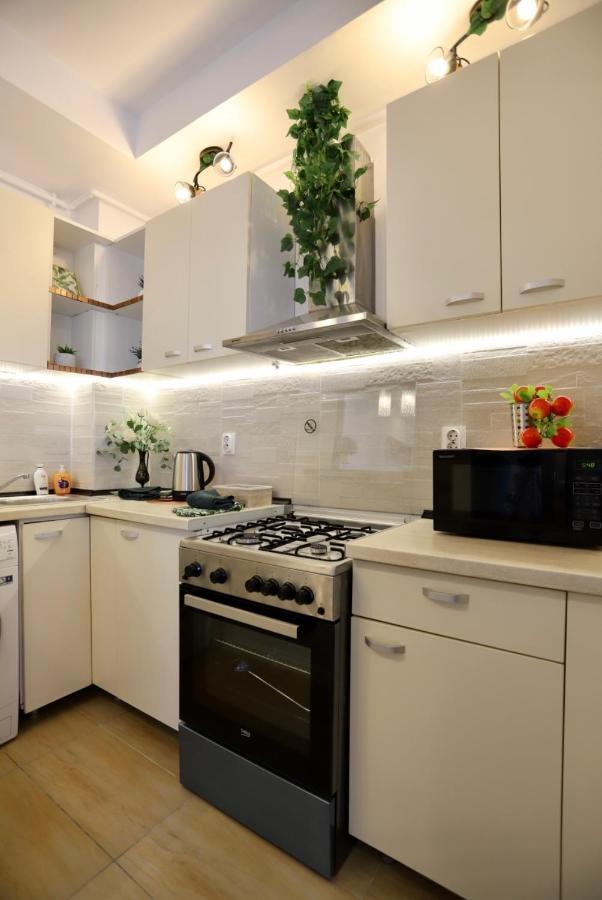 Apartament Beauty Smarald By Cosmopolis Stefanestii de Jos Екстериор снимка