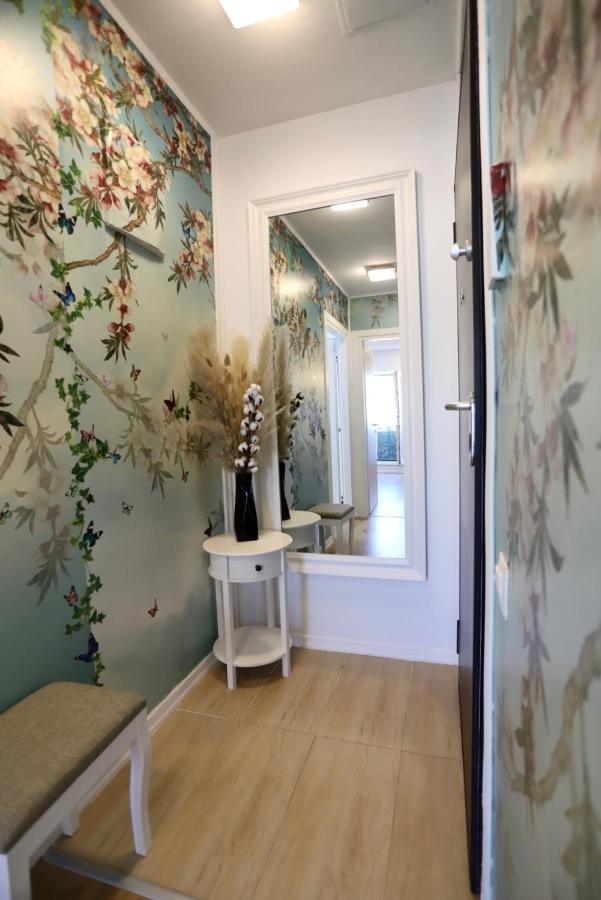 Apartament Beauty Smarald By Cosmopolis Stefanestii de Jos Екстериор снимка