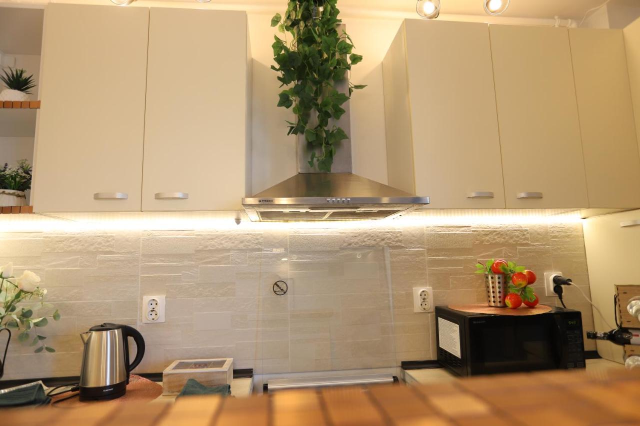 Apartament Beauty Smarald By Cosmopolis Stefanestii de Jos Екстериор снимка